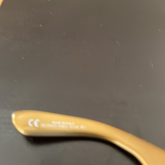 Gucci - Sunglasses - Picture 5 of 6